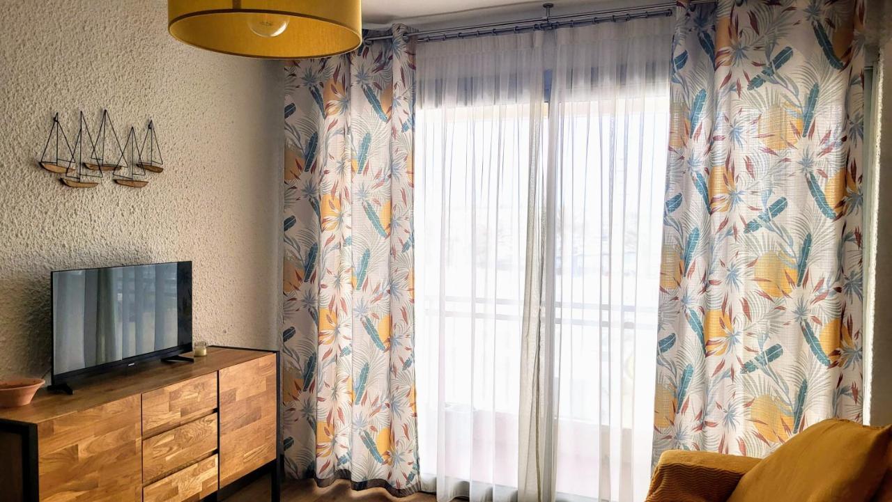 Adorable Petit Appartement Avec Magnifique Vue Sur Le Port De Canet ภายนอก รูปภาพ